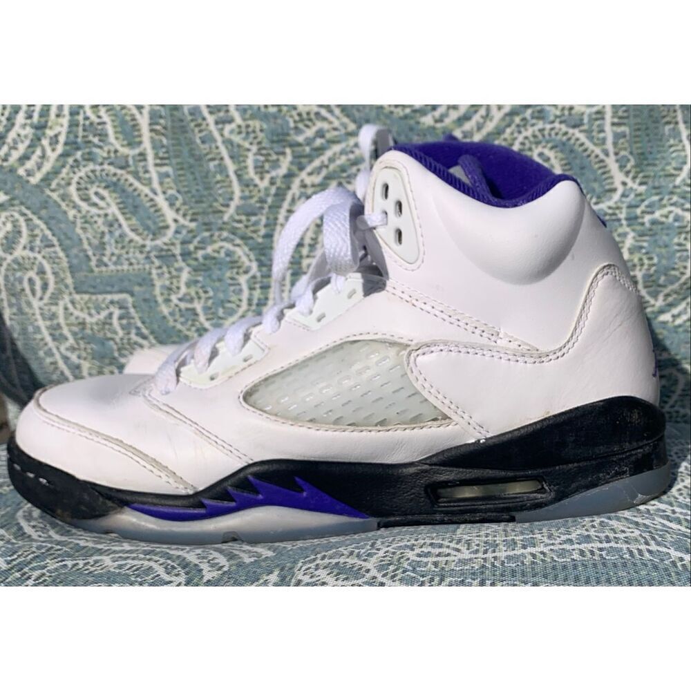 Air Jordan 440888-141 White Purple Nike Gym Sneakers Shoes YOUTH UNISEX sz 5.5